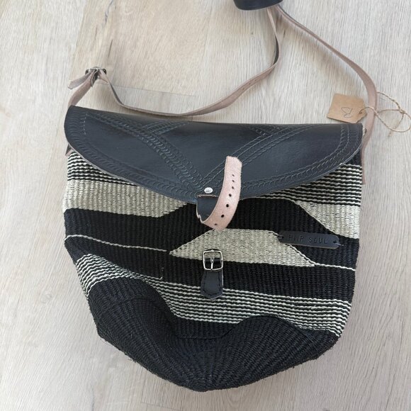 Grass Purse - Picture 4 of 7